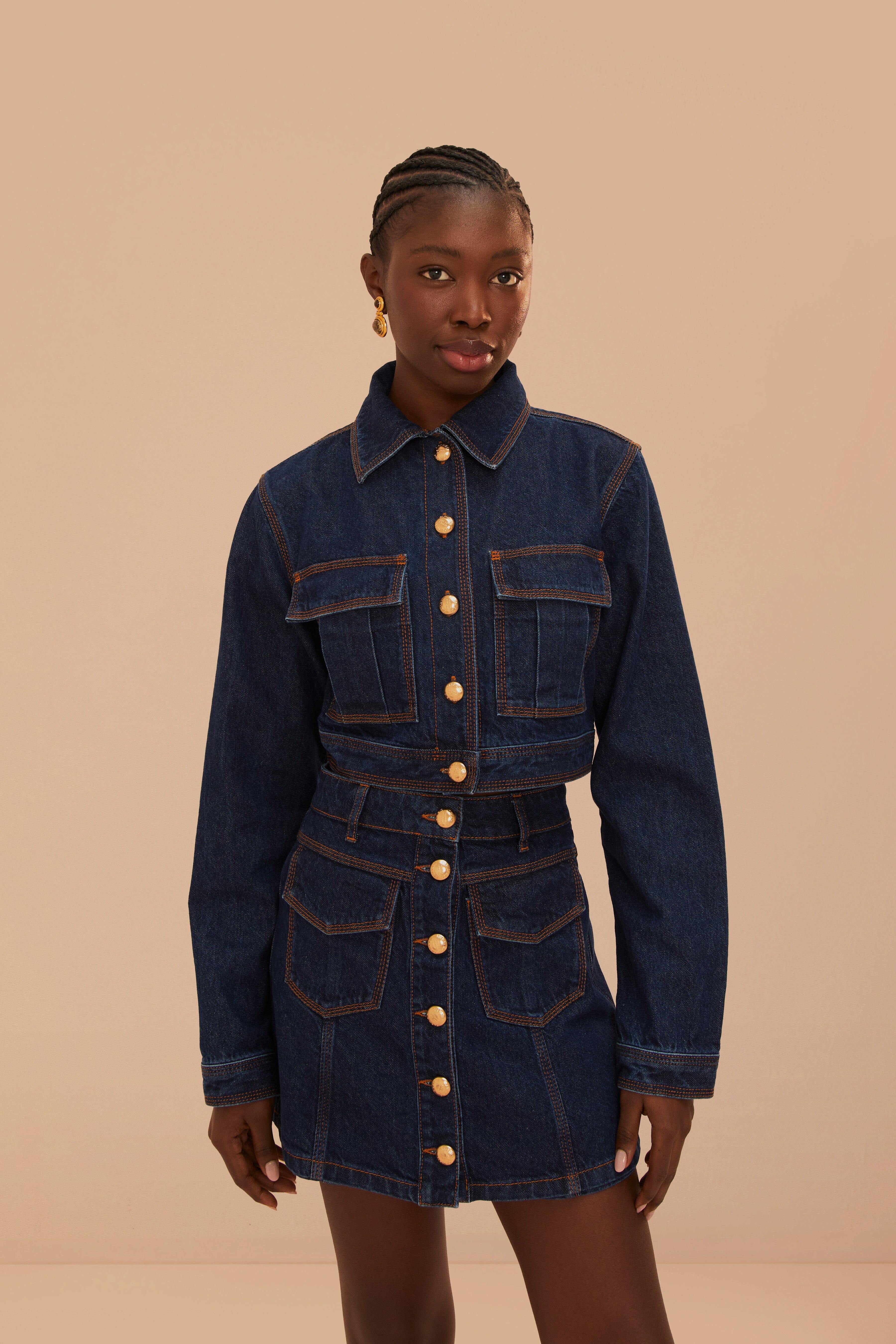 Stylish Cropped Denim Jacket in Dark Wash